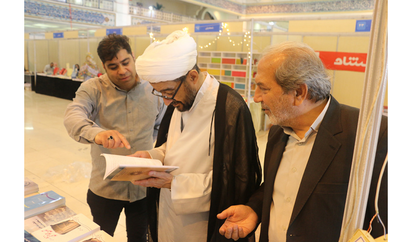 بازدید رئیس سازمان «سمت» در ساعات اولیه روز نخست سیوچهارمین دوره نمایشگاه بینالمللی کتاب تهران